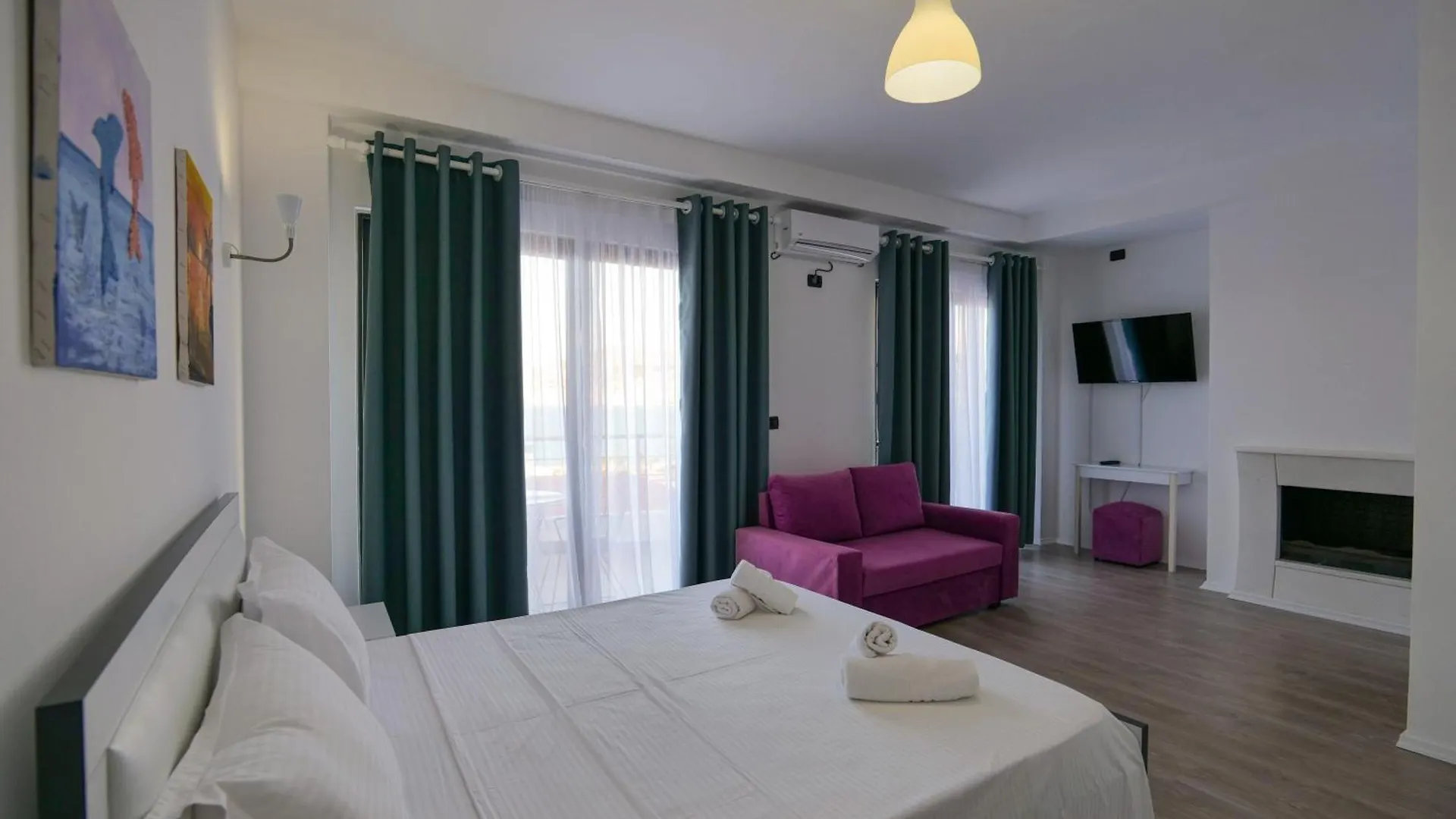El Mare Hotel Sarandë 3*,